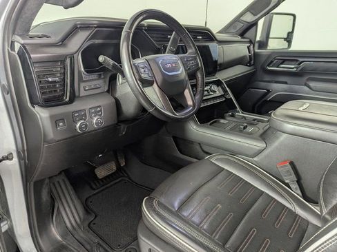 Used 2025 GMC Sierra 2500 AT4X image 12