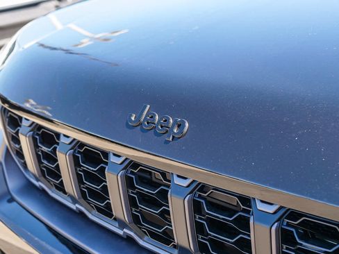 New 2026 Jeep Grand Cherokee L 4WD image 11