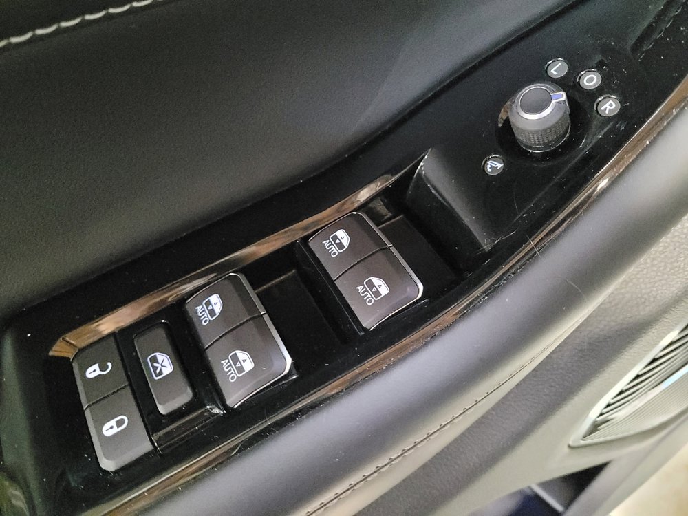 Used 2022 Jeep Grand Cherokee Overland AWD/4WD image 27