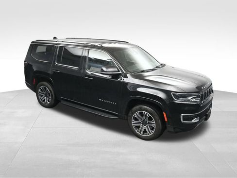 Used 2024 Jeep Wagoneer Series II w/ Flexible Seating Group RWD image 23