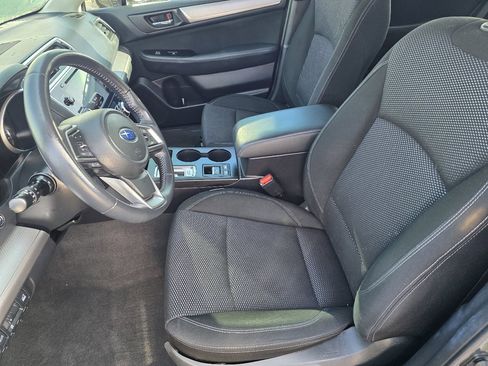 Used 2018 Subaru Outback 2.5i Premium image 9