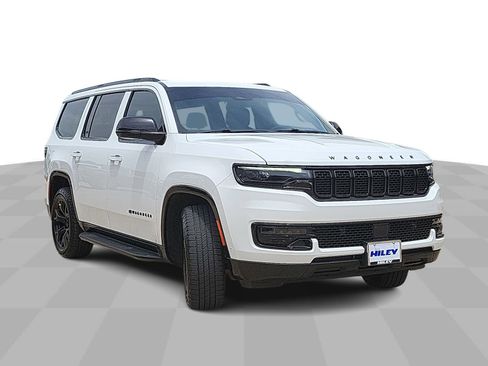 Used 2023 Jeep Wagoneer Series II RWD image 2