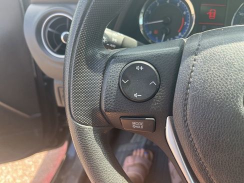 Used 2019 Toyota Corolla LE FWD image 16