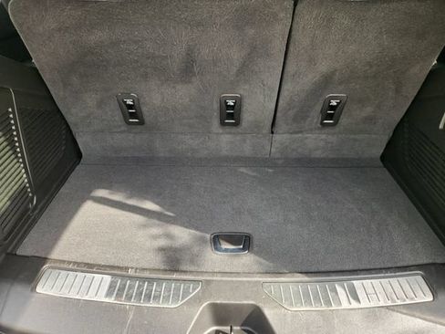 Used 2022 Chevrolet Tahoe High Country AWD/4WD image 32