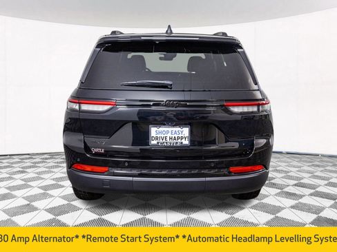 New 2025 Jeep Grand Cherokee Altitude w/ Trailer Tow Package image 12