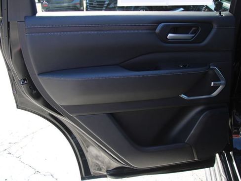 Certified 2025 Nissan Armada Platinum Reserve AWD/4WD image 26