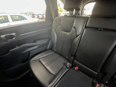 Used 2024 Kia Sorento S FWD image 41