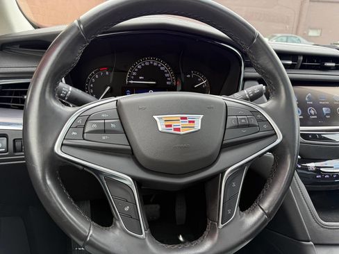 Used 2018 Cadillac XT5 Luxury image 12