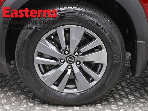 Used 2024 Nissan Pathfinder SV AWD/4WD image 34