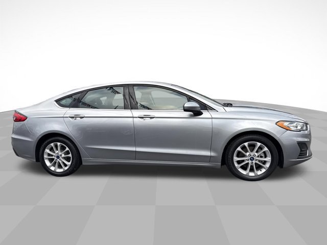 Used 2020 Ford Fusion SE FWD image 4