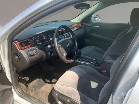 Used 2011 Chevrolet Impala LT FWD image 16
