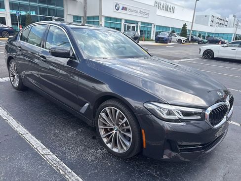 Used 2023 BMW 530i w/ Premium Package RWD image 9