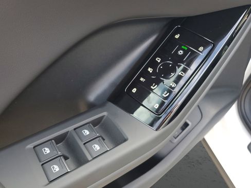 New 2025 Audi Q6 e-tron Premium AWD/4WD image 22