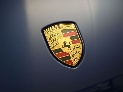 Certified 2025 Porsche Macan AWD/4WD image 13
