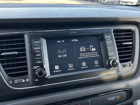 Used 2017 Kia Sedona LX w/ LX Essentials Premium Package image 20