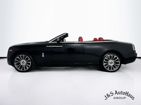 Used 2018 Rolls-Royce Dawn RWD image 4