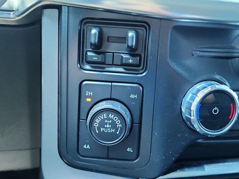 Used 2022 Ford F150 Lariat image 28