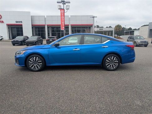 Used 2025 Nissan Altima 2.5 SV image 6