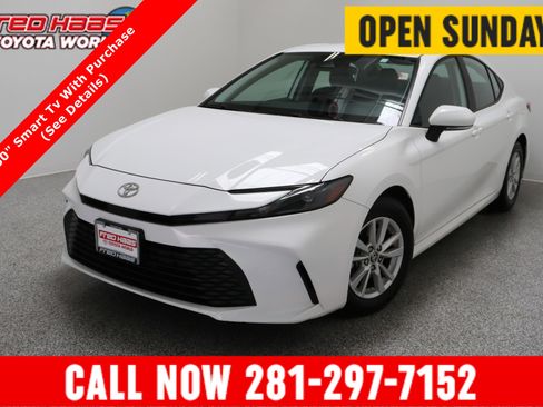 Used 2025 Toyota Camry LE FWD image 1