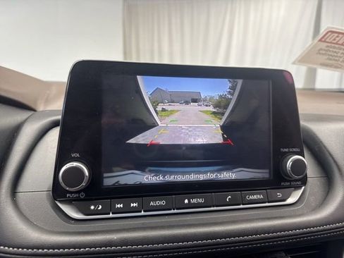 Used 2023 Nissan Rogue SV image 21