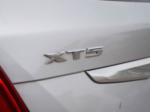 Used 2019 Cadillac XT5 Luxury image 9