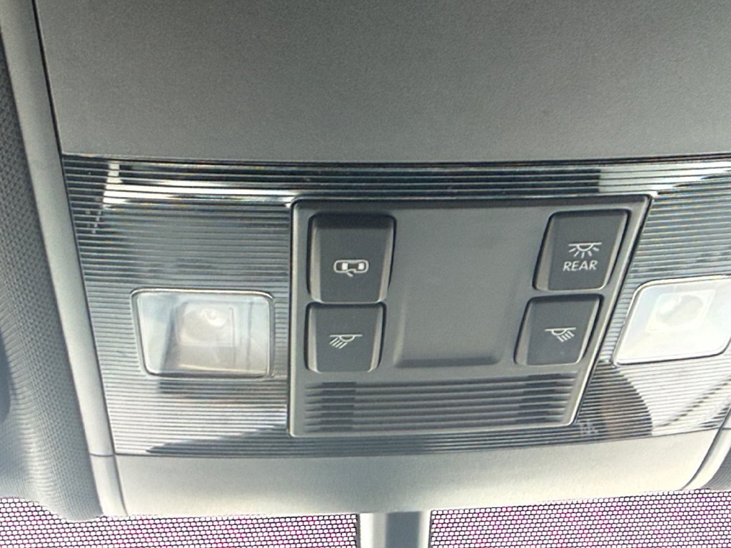 Used 2023 Volkswagen Atlas Cross Sport SE AWD/4WD image 18
