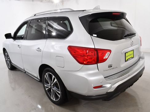 Used 2019 Nissan Pathfinder Platinum AWD/4WD image 15