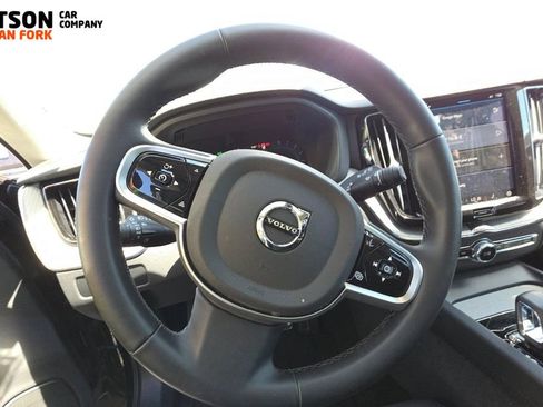 Used 2025 Volvo XC60 B5 Plus AWD/4WD image 8