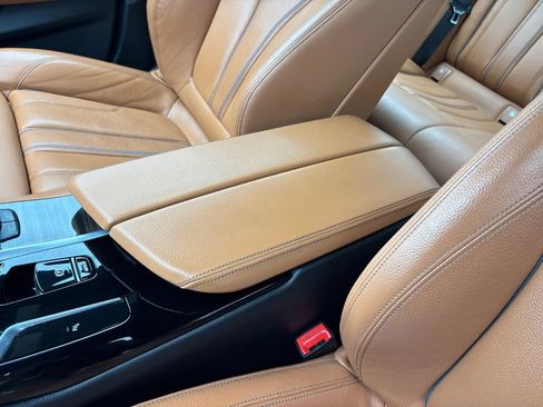 Used 2023 BMW 530i w/ Premium Package RWD image 11