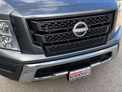 Used 2024 Nissan Titan SV image 28