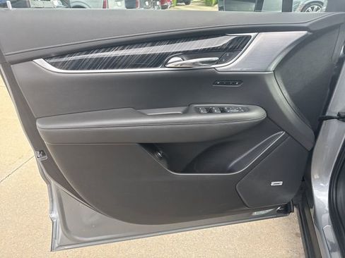 Certified 2025 Cadillac XT6 Premium Luxury FWD image 13