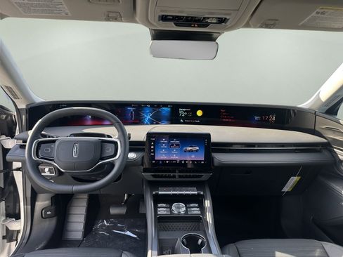 New 2026 Lincoln Nautilus Reserve w/ Jet Appearance Package AWD/4WD image 10