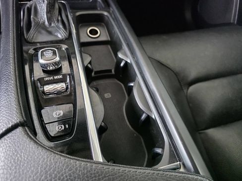 Used 2018 Volvo XC90 T5 Momentum w/ Convenience Package AWD/4WD image 30
