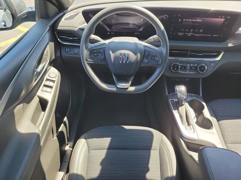 Used 2025 Buick Envista Preferred FWD image 12