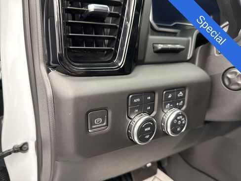 Used 2024 GMC Sierra 1500 AT4 w/ Technology Package AWD/4WD image 19