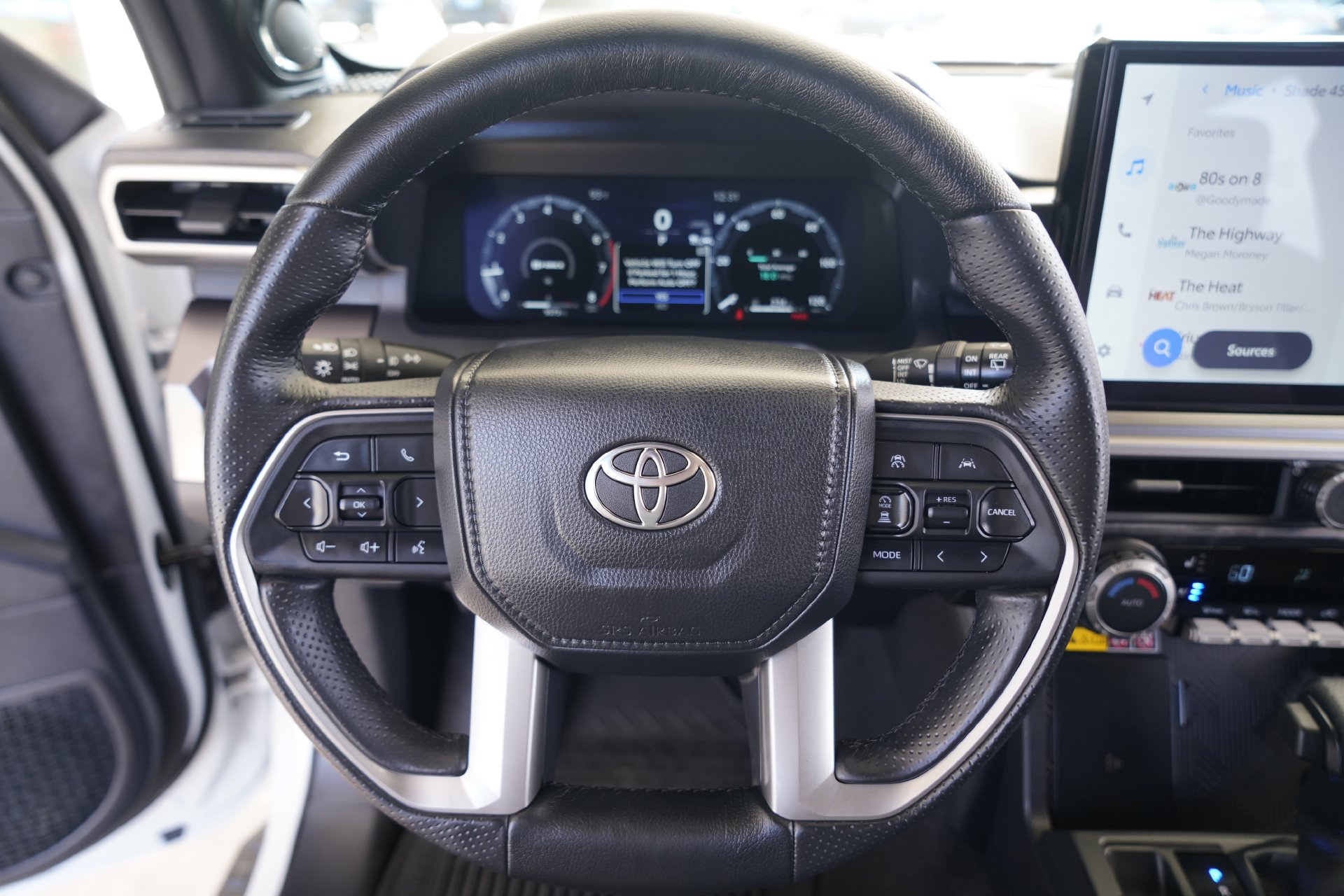 Used 2025 Toyota 4Runner TRD Off-Road Premium AWD/4WD image 12