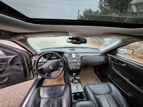 Used 2011 Cadillac DTS Luxury image 42