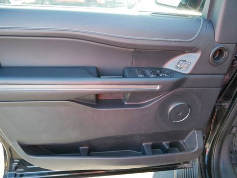 Certified 2024 Ford Expedition XLT image 9