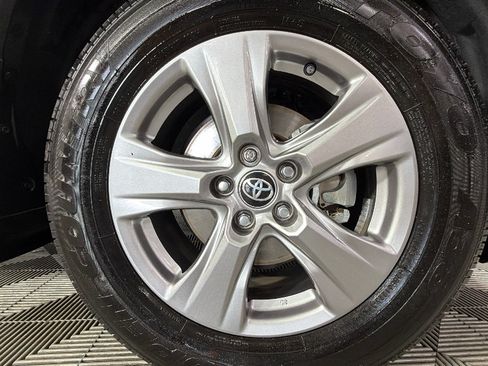 Used 2025 Toyota RAV4 XLE w/ Convenience Package FWD image 37