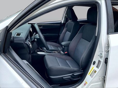 Used 2018 Toyota Corolla LE FWD image 7