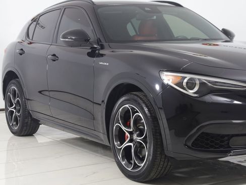 Used 2023 Alfa Romeo Stelvio Veloce image 42