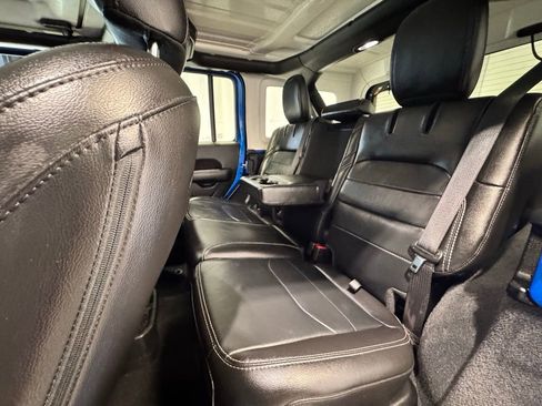 Used 2023 Jeep Wrangler Unlimited Sahara w/ Cold Weather Group image 26