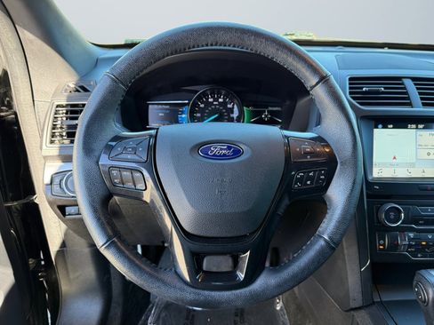 Used 2018 Ford Explorer XLT w/ Equipment Group 201A image 12