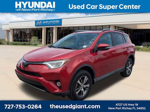 Used 2017 Toyota RAV4 XLE FWD image 1