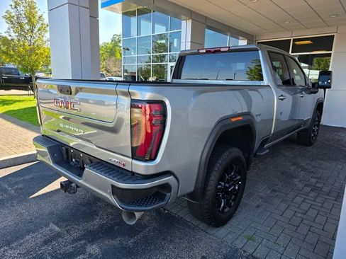 Used 2025 GMC Sierra 2500 AT4 AWD/4WD image 5