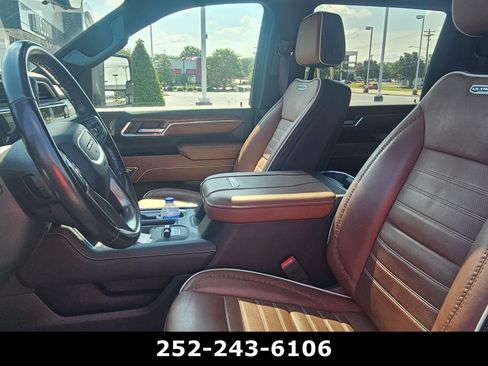 Used 2024 GMC Sierra 2500 Denali Ultimate AWD/4WD image 10