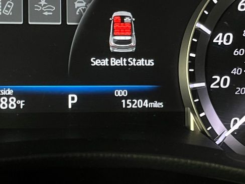 Used 2023 Toyota Highlander LE image 21