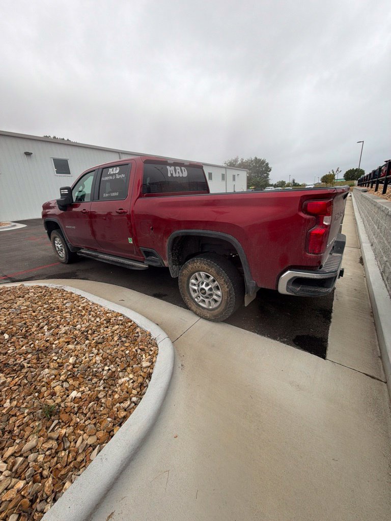 Used 2022 Chevrolet Silverado 2500 LT w/ Convenience Package AWD/4WD image 4
