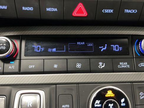 Used 2025 Hyundai Palisade SEL AWD/4WD image 16