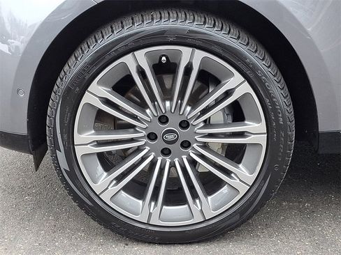 Used 2024 Land Rover Range Rover SE image 8